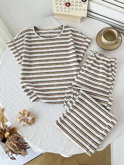SHEIN Tween Girls' Casual Loose Comfortable Striped Round Neck Short Sleeve T-Shirt And Pants Set