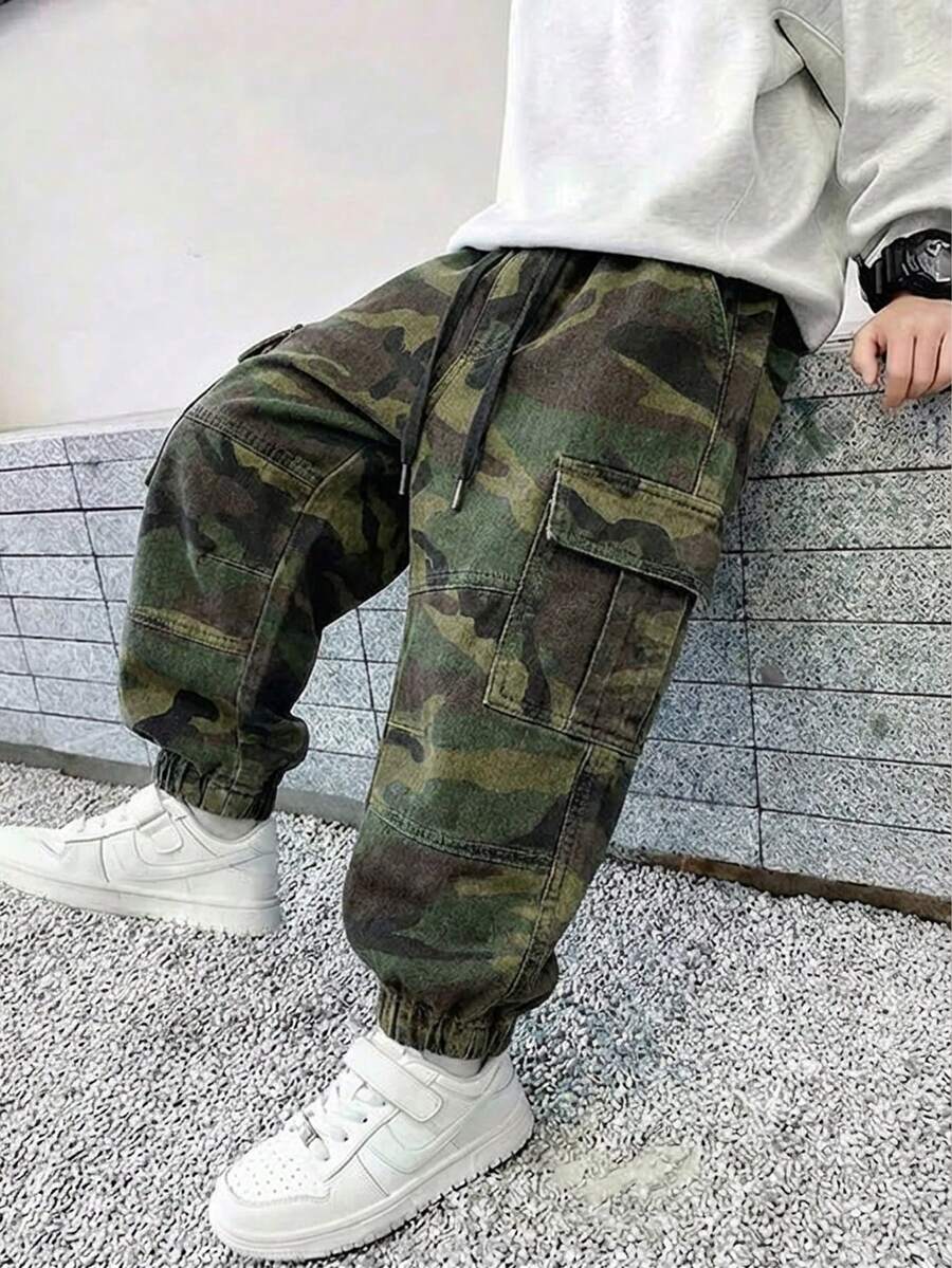 SHEIN 年轻男孩复古休闲街头时尚多口袋宽松舒适松紧腰带抽绳卷边牛仔工装裤