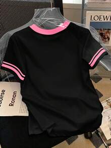 SHEIN 热销新品：女士黑粉撞色个性化短袖T恤，适合日常穿着、通勤和休闲外出。春夏百搭款式。 - 彩色 - 查看 2