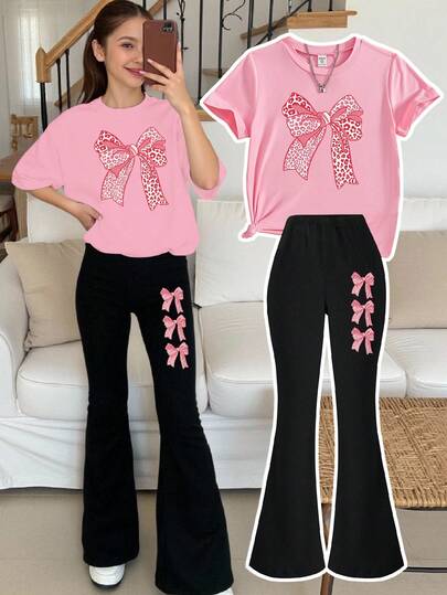 两件套女童休闲粉色豹纹蝴蝶结印花短袖T恤搭配黑色喇叭裤，适合日常穿着，舒适时尚，可爱风格，适合女孩和青少年，春、夏、秋、冬四季皆宜。