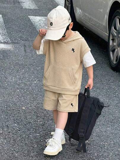 2件套幼儿男童华夫格刺绣连帽撞色短袖上衣和短裤套装，运动街头风，春夏款