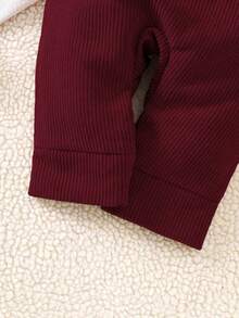 SHEIN Peto recto de bebé niño con bordado de cabeza de oso marrón lindo en color albaricoque suave, adecuado para salidas diarias, tiempo de descanso en casa, actividades entre padres e hijos, fiestas de cumpleaños y otras ocasiones alegres, para todas las estaciones - Burdeos - Ver 4