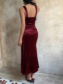 SHEIN SunnyBelle 女士长款丝绒连衣裙，黑色，秋季款，深V领，撞色蕾丝，收腰设计，修身显瘦，性感优雅的派对礼服 - 酒紅色 - 查看 2