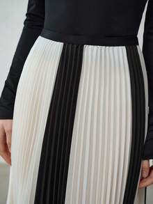 MOTF PREMIUM CHÂN VÁY XẾP NẾP PHỐI MÀU DÀNH CHO NỮ - Màu be - Xem 6