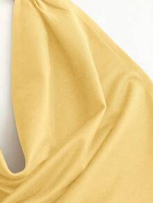 Sweetra Đầm mini ôm sát gợi cảm màu đen, cổ khoét sâu, hở lưng, dây buộc, không tay. - Vàng nhạt - Xem 4