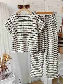 SHEIN Tween Girls' Casual Loose Comfortable Striped Round Neck Short Sleeve T-Shirt And Pants Set - Multicolor - View 3