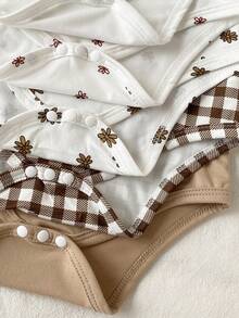 SHEIN Set de 5 piezas de peleles sin mangas de punto con estampado floral y a cuadros para bebés niñas en verano - Multicolor - Ver 4