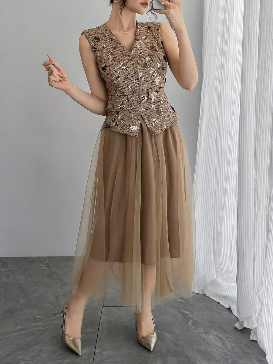 DAZY 女士串珠刺绣V领无袖开衫和网纱裙优雅两件套嘉年华 - 卡其色 - 查看 1