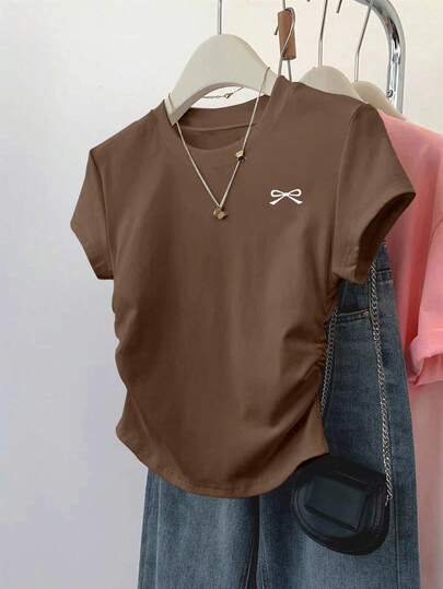 Resyla Blusa casual para mujer, nueva para el verano, color marrón/café, para uso al aire libre/citas, temporada de vuelta a clases, camiseta ajustada con cintura fruncida, estampado de moño, camiseta para mujer