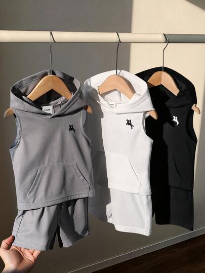 3-pack babypojkebyxor med huva, broderad hästbröstdekor och shorts, set, mjukt och bekvämt tyg, avslappnad och moderiktig, lämplig för inomhus- och utomhusbruk