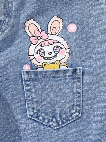 SHEIN 少女休闲兔子印花翻盖口袋牛仔裤 - 淺色水洗藍 - 查看 7