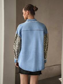 Selenza 女士豹纹拼接落肩长袖单排扣休闲口袋牛仔衬衫 豹纹衬衫 猎豹纹衬衫 女士豹纹纽扣牛仔拼接衬衫 宽松纽扣衬衫 - 藍色 - 查看 4