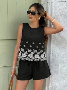 Serisse Bộ đồ nữ gồm áo hai dây cổ tròn thêu hoa và quần short, kiểu dáng thường ngày. - màu đen - Xem 5