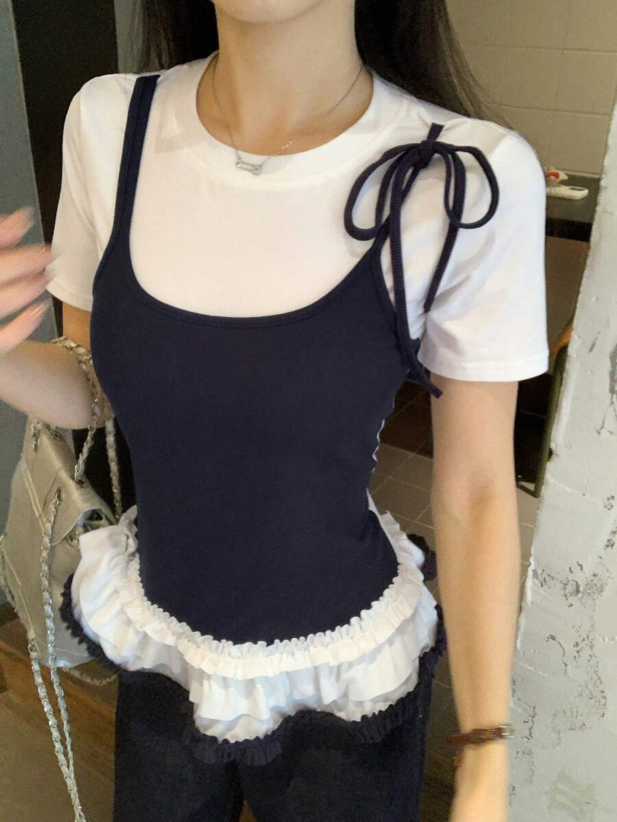 DAZY Camiseta casual de verano para mujer con cuello redondo, manga corta, parches de color contrastante y volantes en el dobladillo - Azul y blanco - Ver 1