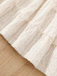 SHEIN Vintaside Kids 女婴休闲度假针织纹理无袖吊带蛋糕裙，适合旅行和夏季穿着 - 白色 - 查看 7