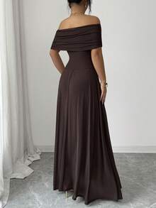 Elegant Brown Knitted Off The Shoulder A Line Maxi Dress With Short Sleeves Flared Hem And Zipper Detail - Brown - View 3
