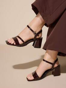 CUCCOO CURVES 女士宽楦高跟凉鞋，夏季时尚通勤之选。 - 咖啡棕 - 查看 1