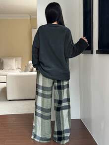 2pcs/Set Women's Thick Solid Color Fleece Top And Plaid Loose Pajama Pants Sleepwear Set, Winter - Navy Blue - View 2