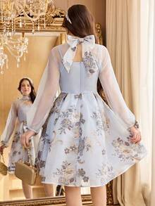 SHEIN 2件套少女优雅提花拼接欧根纱领罩衫及蝴蝶装饰吊带裙 - 淺藍色 - 查看 2