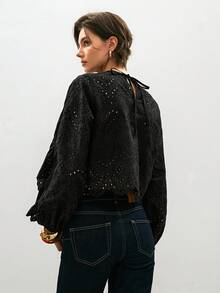 ATUI Studio Áo cánh thời trang thêu khoét lỗ cổ tròn tay dài chắp vá cho nữ - màu đen - Xem 4