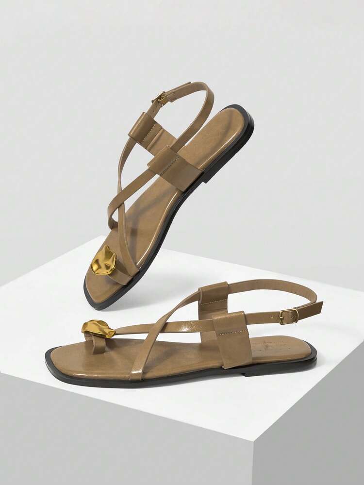 LADIES SUMMER FASHION CASUAL COMMUTER VACATION WIND METAL TRIM THUMBS CROSSED WITH FLAT SANDALS