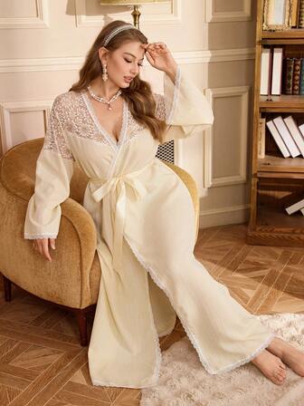 PalaceNights Bata de mujer de talla grande con cuello de encaje, cinta de satén en la cintura y adorno floral de lujo