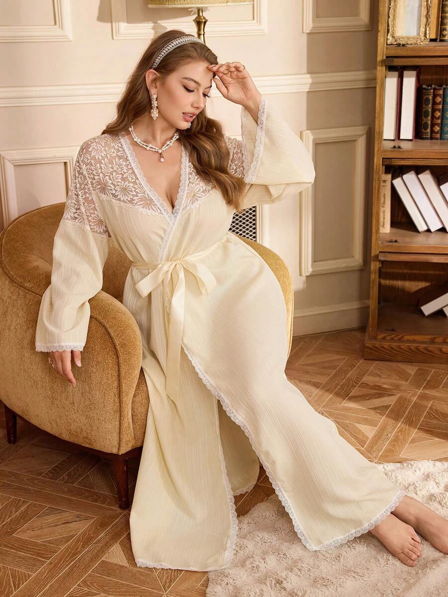 PalaceNights Bata de mujer de talla grande con cuello de encaje, cinta de satén en la cintura y adorno floral de lujo - Beis - Ver 1
