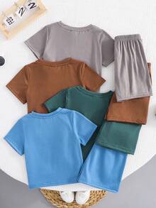 SHEIN 8件套男童/女童舒适休闲日常百搭压花字母短袖T恤和短裤套装，适合春夏季节、日常穿着、运动、郊游、上学、聚会、节日、拍照、度假等场合。 - 彩色 - 查看 2