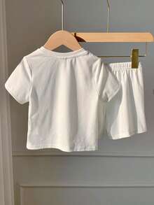 SHEIN 2pcs Baby Boy/Girl 3D Dinosaur Print T-Shirt And Shorts Cute Outfit Set