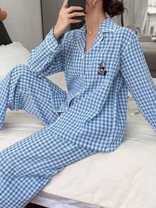 DAZY Bộ đồ ngủ nữ 2 món gồm áo khoác cardigan dài tay và quần dài, họa tiết kẻ caro thêu. - Xanh và trắng - Xem 9