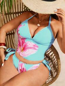 Slaydiva Plus Size Women 2-Piece Floral Print Swimwear, Fashionable Vacation & Everyday Casual Minimalist High Waist Triangle Bikini - Blue - View 1
