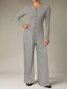 SHEIN Tall Bộ đồ nữ thường ngày kẻ sọc cài cúc phía trước gồm áo và quần, thích hợp cho mùa xuân và mùa hè. - Xám - Xem 4