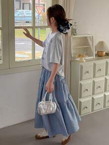 DAZY 少女标语印花圆领短袖T恤搭配格子迷你裙，休闲春季穿搭 - 灰色 - 查看 2