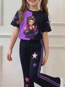 SHEIN 两件套少女休闲宽松爱心涂鸦印花短袖圆领T恤和喇叭裤，适合夏季穿着，居家、外出、街头摄影、校园等场合皆宜。