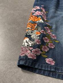 ROMWE MEN Anime Quần short denim nam dáng rộng, họa tiết hoa và hổ, có túi, kiểu dáng thường ngày. - Màu xanh lam - Xem 4