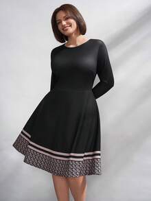 SHEIN Clasi 大码女式黑色休闲通勤印花拼接长袖修身高弹针织连衣裙，优雅连衣裙 - 黑色 - 查看 5