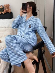 DAZY Bộ đồ ngủ nữ 2 món gồm áo khoác cardigan dài tay và quần dài, họa tiết kẻ caro thêu. - Xanh và trắng - Xem 4