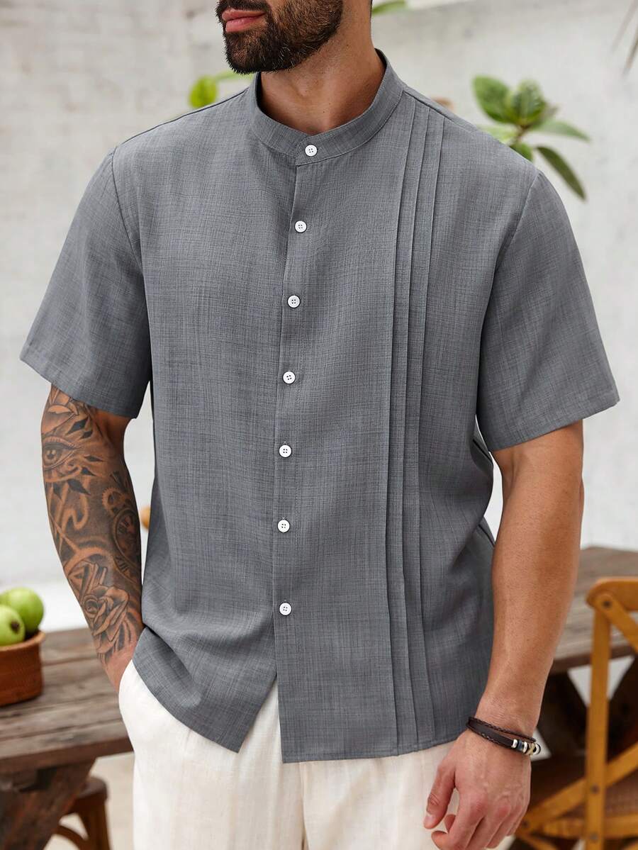 Manfinity Homme 男士休闲日常通勤简约纯色立领短袖褶皱衬衫，夏季 - 淺灰色 - 查看 1