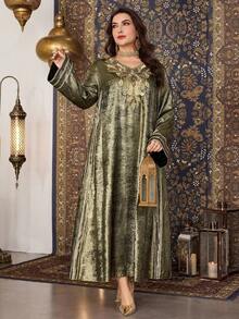 Al Najma 大码女式亮面长袖连衣裙，饰有刺绣串珠花领，适合春秋季日常穿着及聚会场合。 - 金色 - 查看 6