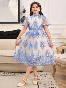 SHEIN 少女优雅奢华公主裙，精致刺绣花卉装饰，立领喇叭袖，收腰A字裙摆，华丽公主裙 - 杏色 - 查看 4