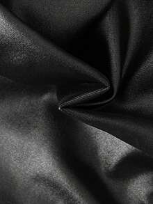 新款黑色女婴皮短裤，裤脚饰有纽扣，舒适、时尚、优雅、甜美可爱，是日常出行的必备单品。 - 黑色 - 查看 7