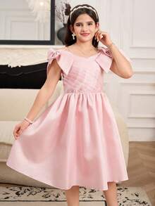 SHEIN Vestido de princesa elegante, luxuoso e encantador para meninas pré-adolescentes. Prateado com glitter, plissado, decote em V, sem mangas, corte em A e detalhe de laço removível. - Prata - Ver 3