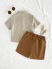 Vintaside Kids 男婴夏季时尚百搭立领短袖白衬衫搭配休闲简约短裤套装，适合度假、旅行、聚会和派对等场合。 - 彩色 - 查看 2