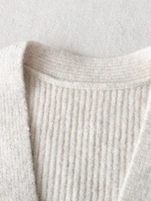 EMERY ROSE Ladies' Autumn, Winter And Early Autumn New Style French Elegant Casual Unique Design Sense Niche Temperament Versatile Atmospheric Fashion Metal Shaped Button Vest Cardigan - Multicolor - View 3