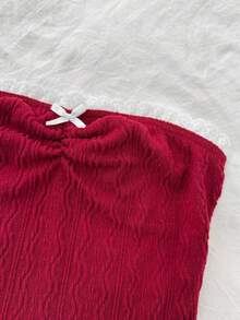 Elamini Bộ 2 món gồm áo croptop và quần short cạp cao, chất liệu vải dệt kim jacquard màu đỏ rượu vang, phối ren và nơ, thích hợp cho nữ mùa xuân/hè, kiểu dáng ngọt ngào, dễ thương, thanh lịch, đi biển, nghỉ mát, cổ điển và đa năng. - Màu Đỏ Sâu - Xem 3
