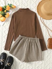 SHEIN Conjunto de 2 piezas casual vintage para adolescentes: Blusa de cuello alto de punto marrón de manga larga acanalada, falda/pantalón corto a cuadros con bajo irregular - Marrón - Ver 2