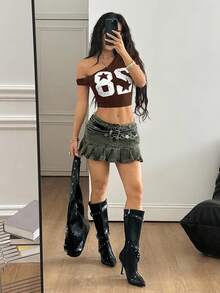 Coolane 女士夏季音乐会街头服饰 Y2K 运动装比赛日图案数字图案舒适不对称领口短款T恤 - 棕色 - 查看 6