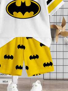 BATMAN X SHEIN Bộ 2 món gồm áo thun và quần short in logo vintage thời trang và cá tính dành cho bé trai, thích hợp cho người hâm mộ, mùa xuân/hè. - Nhiều màu - Xem 5