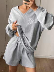 DAZY 2pcs Women Loose Fit Long Sleeve V-Neck Embroidered Pattern Shorts Set, Casual Outfit - Grey - View 1