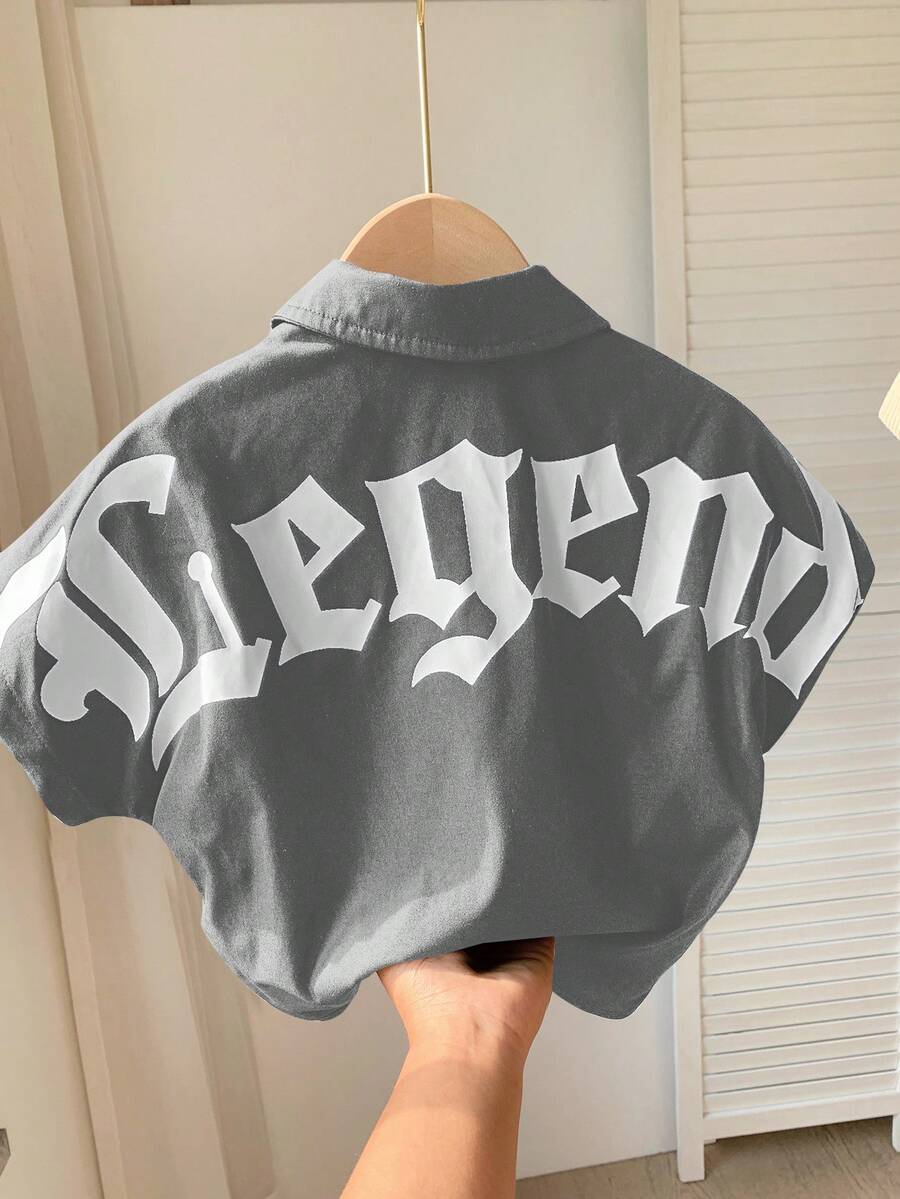 SHEIN 1件男童休闲舒适百搭字母印花蝙蝠袖衬衫，适合春夏穿着 - 灰色 - 查看 1